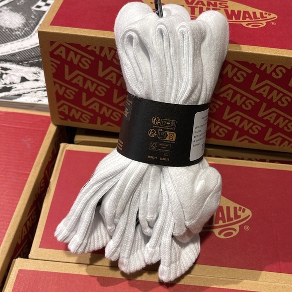Vans Socks 3 pairs set CREW VANS.
"OFF THE WALL" White/White
NWT - Picture 3 of 16